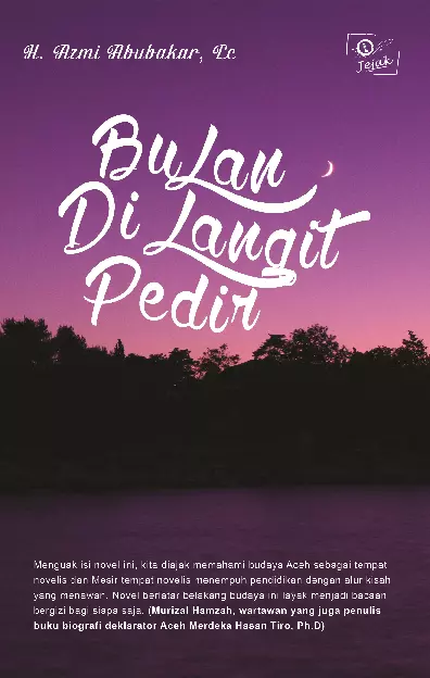 Bulan di langit pedir