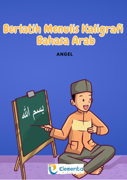 Berlatih menulis kaligrafi bahasa arab